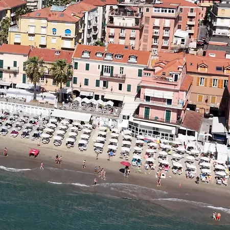 Appartamento Fronte Mare Ideale *